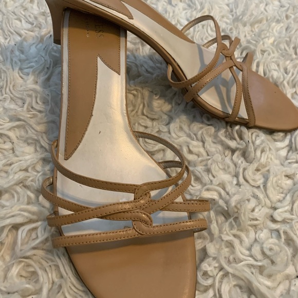 90’s Guess Kitten Sandals - Picture 3 of 5